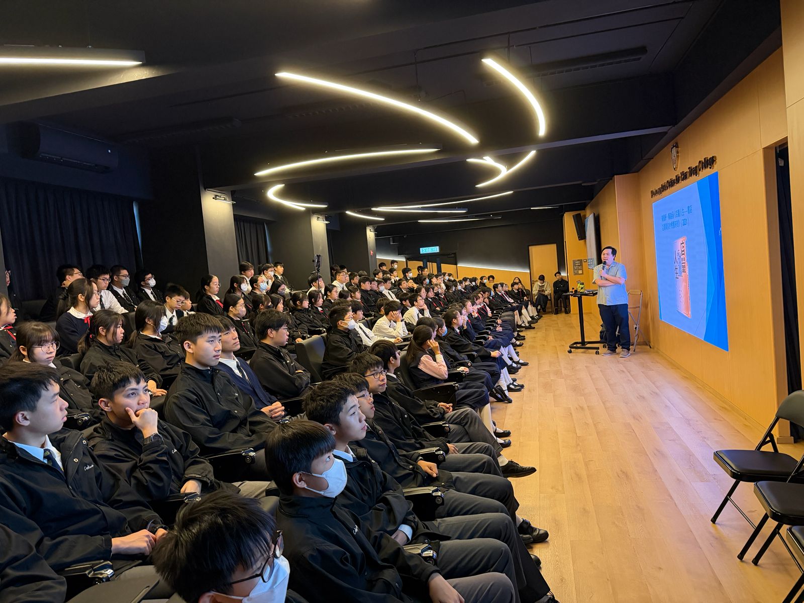 Author Talk - Wong Kwok Hin